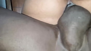 Negra gostosa fazendo sexo caseiro com o marido