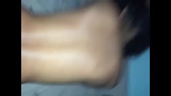 Primo filma novinha fazendo sexo vaginal e anal na favela