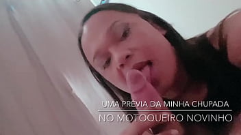 Trans sexo chupando boquete com iago